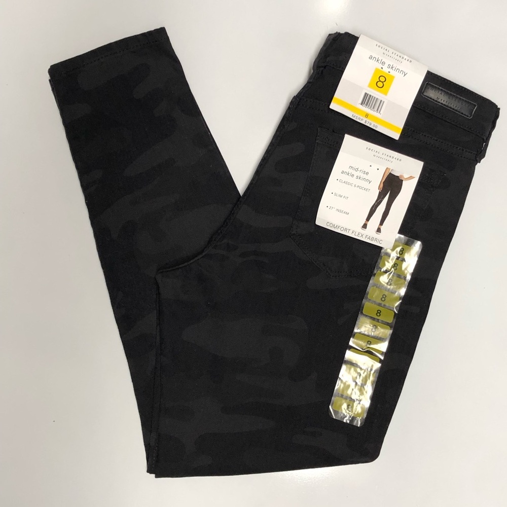 Social standard by sanctuary Black Camo ,ankle Skinny Jeans size 8